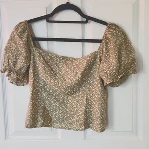 NEVER BEEN WORN Abercrombie Cropped Puff Shoulder Floral Top